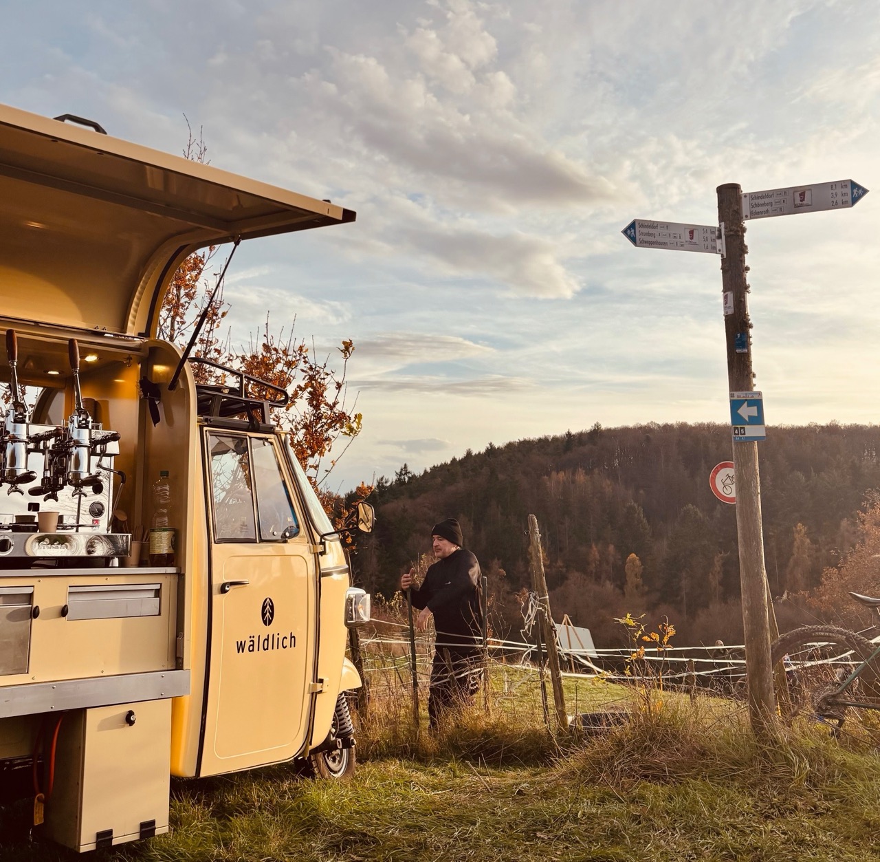 wäldlich Café-Ape am Flowtrail mit Bikes
